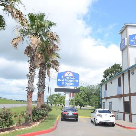 America'S Best Value Inn & Suites - Rosenberg/Houston ภายนอก รูปภาพ